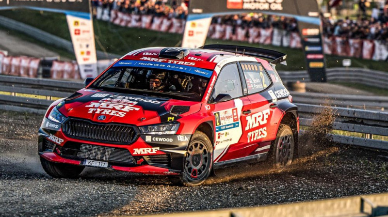 Mārtiņš Sesks/Renārs Francis. Foto: Red Bull Content Pool