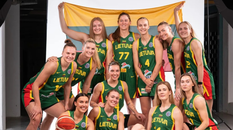 Lietuvas basketbolistes 2025. gada 17. jūnijā. Foto: FIBA