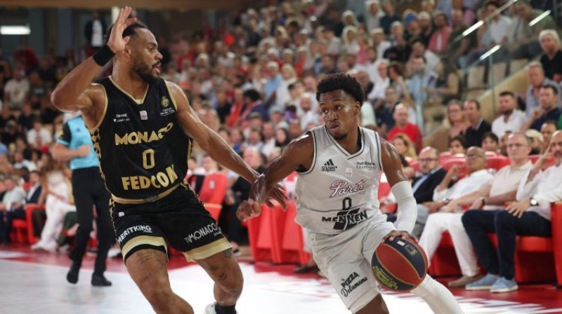 Tīdžejs Šortss pret Elī Okobo. Foto: AFP/Scanpix