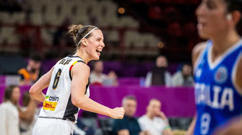 Antonija Delaera: uzvaras tālmetiens pusfinālā pret Itāliju. Foto: EuroBasket Women
