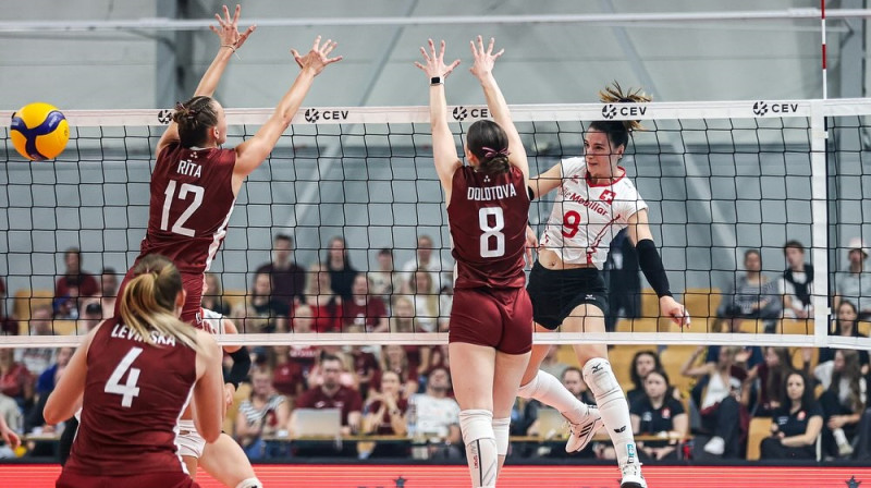 Anna Rīta un Elvita Dolotova. Foto: LVF