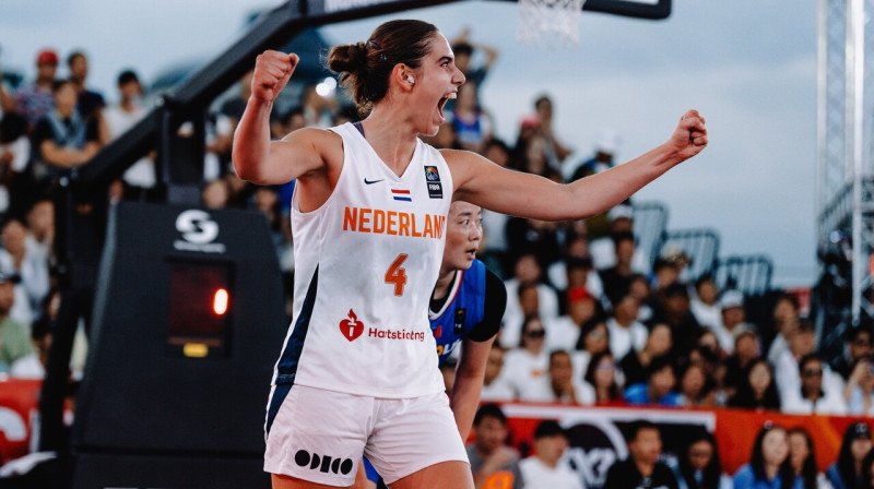 Nīderlandes valstsvienības 3x3 basketboliste Nortje Drīsena Pasaules kausa finālspēlē pret Mongoliju. Foto: FIBA