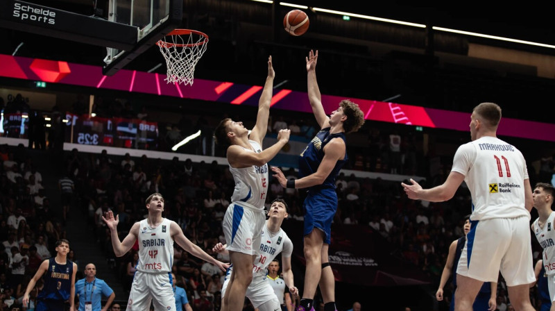 Mirklis no Serbijas un Argentīnas U19 valstsvienību spēles Pasaules kausa izcīņā Lozannā. Foto: FIBA
