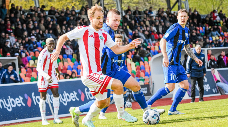 Vladislavs Sorokins cīņā ar Rodrigo Gauči. Foto: Aiga Veisa