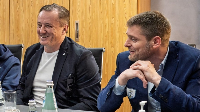 BFC "Daugavpils" vadība - kluba prezidents Aleksandrs Isakovs un izpilddirektors Nauris Mackevičs. Foto: BFC Daugavpils