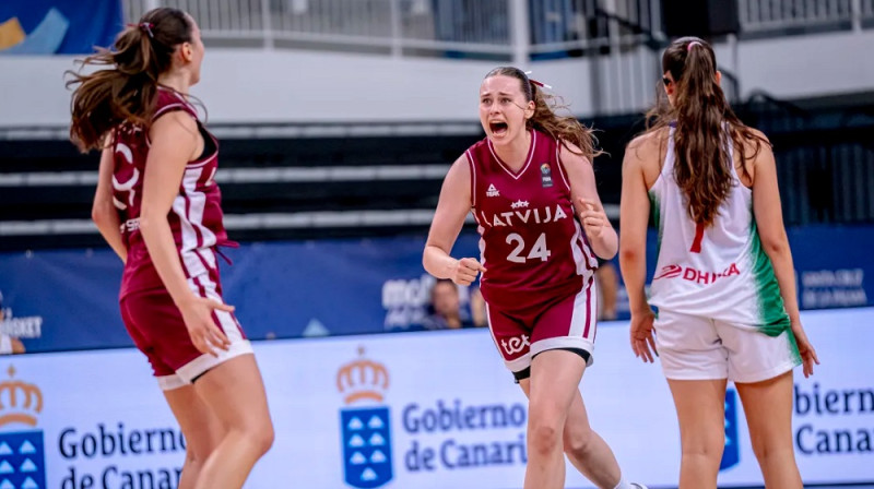 Marta Ploriņa un Anna Liepiņa 2025. gada 5. jūlijā. Foto: FIBA