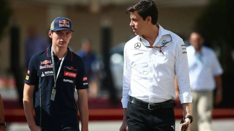 Makss Verstapens un Toto Volfs. Foto: Motorsport.com