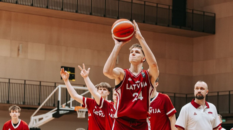 Latvijas U18 valstsvienības basketbolists Renārs Jasāns. Foto: LBS
