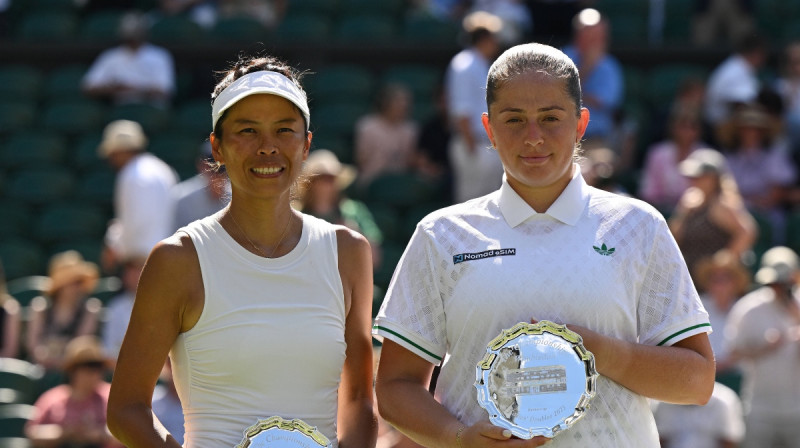 Suvei Šei un Aļona Ostapenko. Foto: Imago/Paul Zimmer/Scanpix