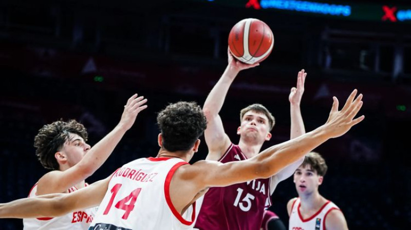 Adrians Andževs. Foto: FIBA