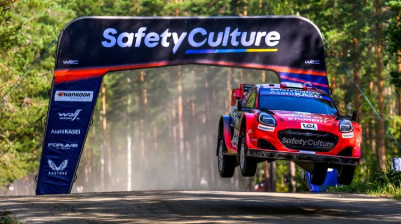Mārtiņš Sesks un Renārs Francis. Foto: M-Sport