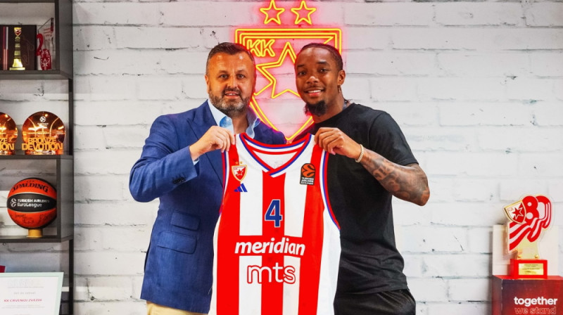 Devonte Grems (pa labi). Foto: KK Crvena zvezda