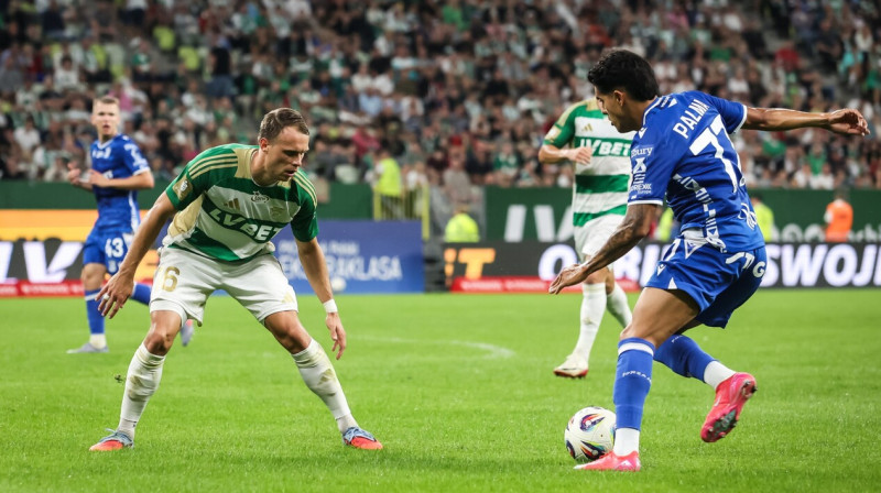Alvis Jaunzems aizsardzībā. Foto: Lechia Gdańsk