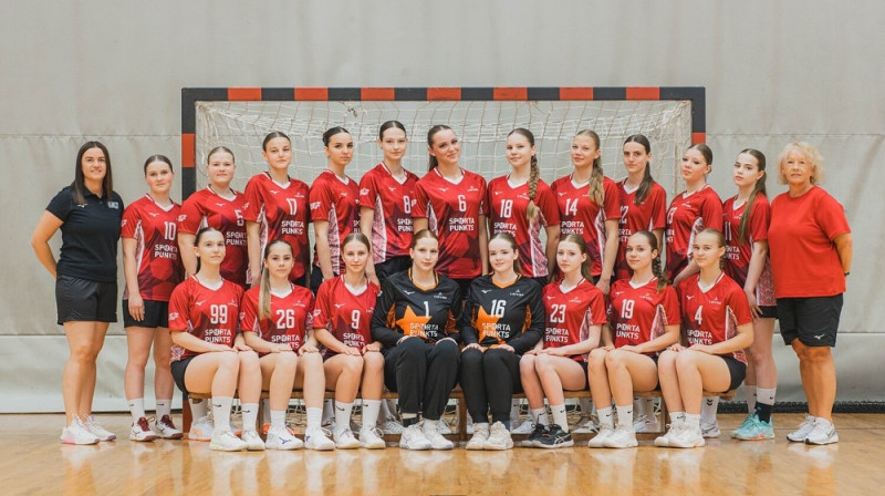 Latvijas U17 meiteņu handbola izlase. Foto: Latvijas Handbola federācija