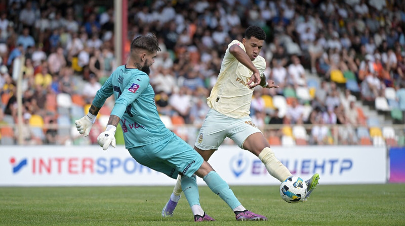 Mirklis no Kamjanecas-Podiļskas "Epitsentr" un Doneckas "Shakhtar" spēles Ukrainas Premjerlīgā 2025. gada 3. augustā. Foto: FC Shakhtar Donetsk