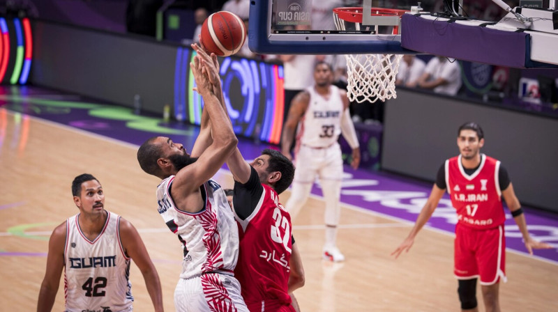 Mirklis no Guamas un Irānas izlašu spēles. Foto: FIBA