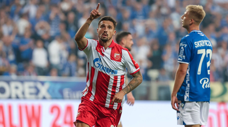 Belgradas "Crvena zvezda" snaiperis Rade Kruničs pēc vārtu guvuma Poznaņā. Foto: Paweł Jaskółka/Zumapress.com/Scanpix