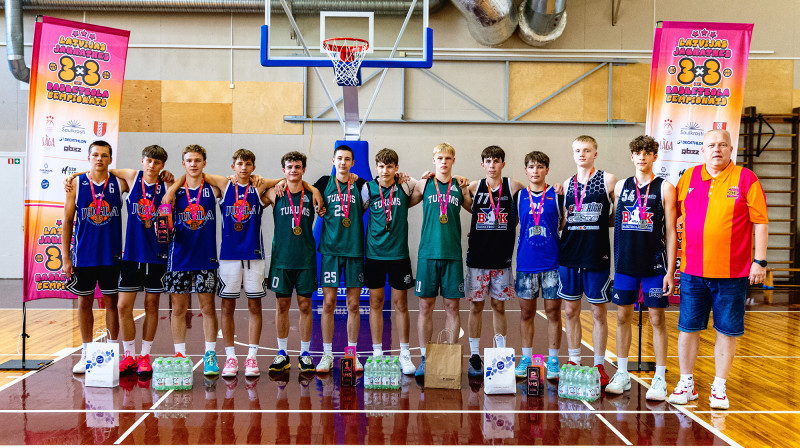 Latvijas Jaunatnes 3x3 basketbola U15 čempionāta laureāti. Publicitātes foto
