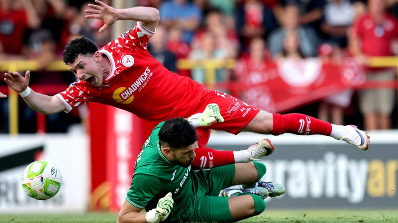 Mirklis no Šelbērnas un Rijekas komandu cīņas Īrijā. Foto: Inpho Photography/Scanpix