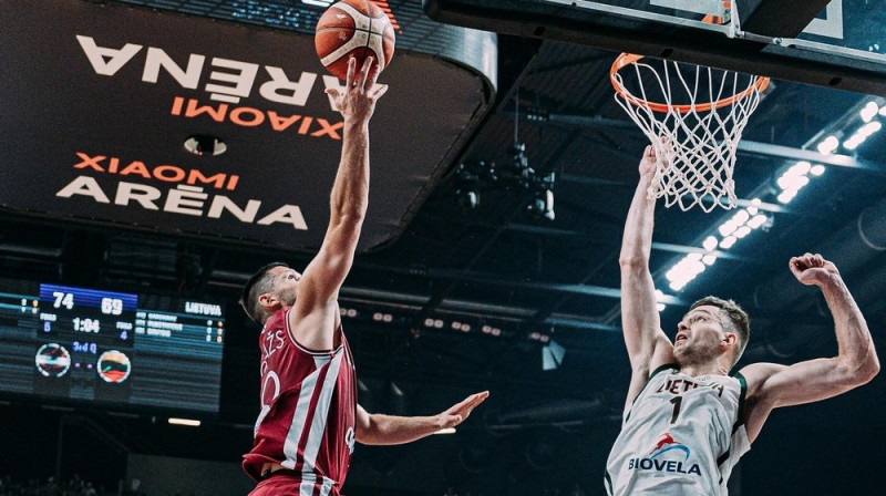 Rihards Lomažs pret Mareku Blaževiču. Foto: LBS