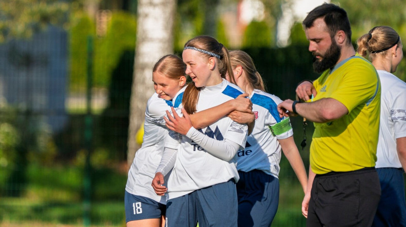 "Iecavas"/"Olaines" futbolistes. Foto: FK Iecava