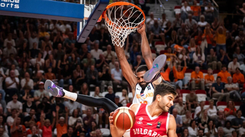 Lukass Ngesans Nīderlandes 97:70 uzvarā pār bulgāriem. Foto: FIBA