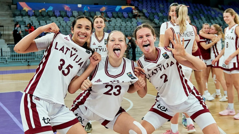 Šarlote Skrebele, Kerlīna Balode, Sindija Sondore 2025. gada 20. augustā. Foto: FIBA
