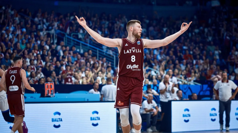 Dairis un Dāvis Bertāni: 40 punkti uzvarā pār Čehiju. Foto: FIBA