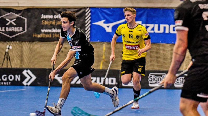 Juris Sandis Jēgers (#19), foto: Miloš Moc, Florbal Mladá Boleslav