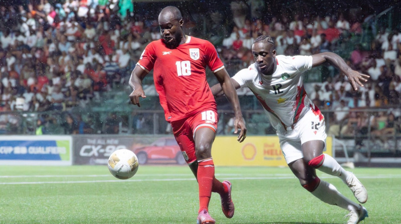 Mirklis no Surinamas un Panamas valstsvienību cīņas Paramaribo. Foto: Eliecer Augusto Aizprua Banfield/EPA/Scanpix