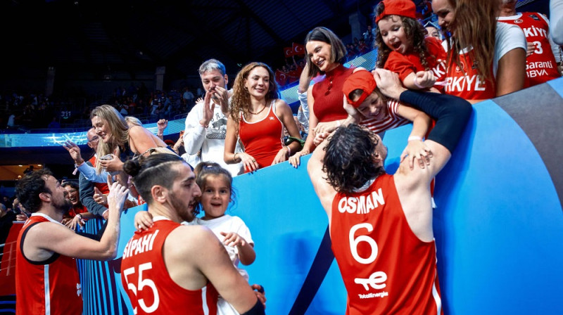 Kenans Sipaji un Džedi Osmans 2025. gada 12. septembrī Rīgā. Foto: FIBA