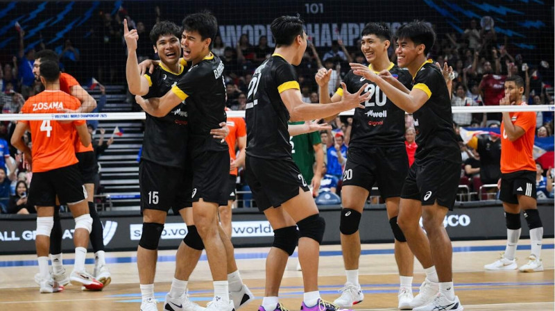 Filipīnu valstsvienības volejbolisti cīņā pret Ēģiptes izlasi. Foto: Volleyballworld.com
