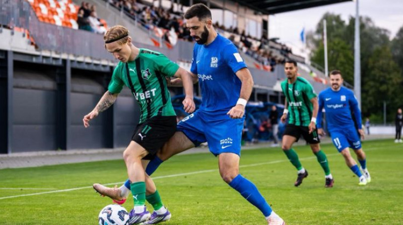 Eduards Dašķevičs pret Stefanu Paniču. Foto: RFS