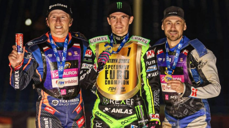 2025. gada Eiropas spīdveja čempionāta pjedestāls (no kreisās): Andžejs Ļebedevs, Patriks Dudeks un Leons Madsens.