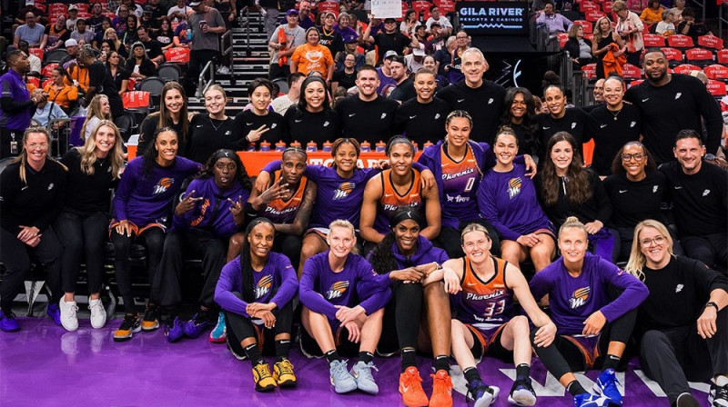 Kitija Laksa un "Phoenix Mercury", sasniedzot WNBA pusfinālu. Foto: Phoenix Mercury