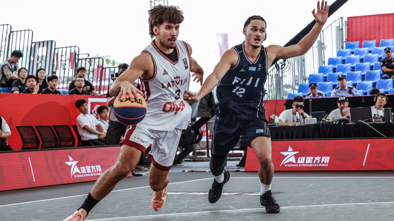 Dāvis Skreivers uzbrukumā. Foto: FIBA