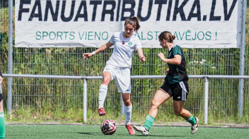 Rīgas "Metta" pret Ķekavas "Audu". Foto: Sieviešu Futbols