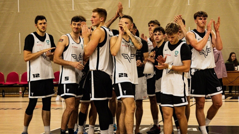 "Valmiera Glass/ViA" basketbolisti. Foto: VG/ViA Basketbols