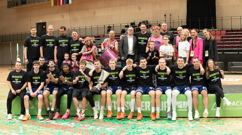 "Rīgas Zeļļi" pēc triumfa Baltijas Superkausā. Foto: Rīgas Zeļļi/Flickr