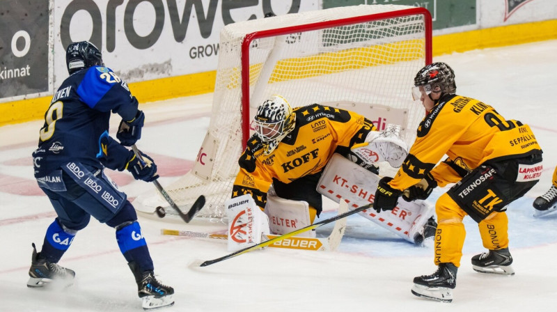 Cīņa pie Gustava Grigala sargātā Lapēnrantas cietokšņa duelī Espo. Foto: SaiPa Lapenraanta