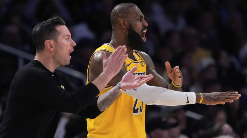 Džeidžejs Rediks un Lebrons Džeimss. Foto: AP/Scanpix