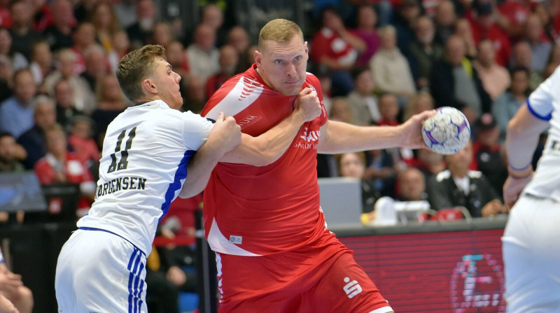 Dainis Krištopāns uzbrukumā cīņā pret Hamburgas komandu. Foto: Roland Sippel/Eibner-Pressefoto/Scanpix