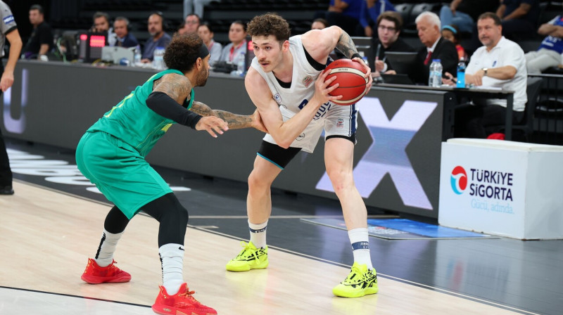Šehmuss Hazers ar bumbu. Foto: Anadolu Efes SK