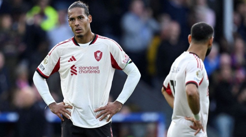Virdžils van Deiks un Mohameds Salāhs pēc zaudējuma "Crystal Palace" Foto: RC/Scanpix