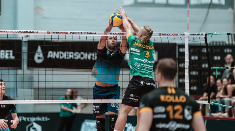 Veru "Barrus" volejbolists cīņā pie tīkla Karls Jākobsons. Foto: Andri Tallo