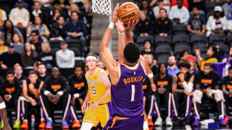 Devins Bukers. Foto: Phoenix Suns
