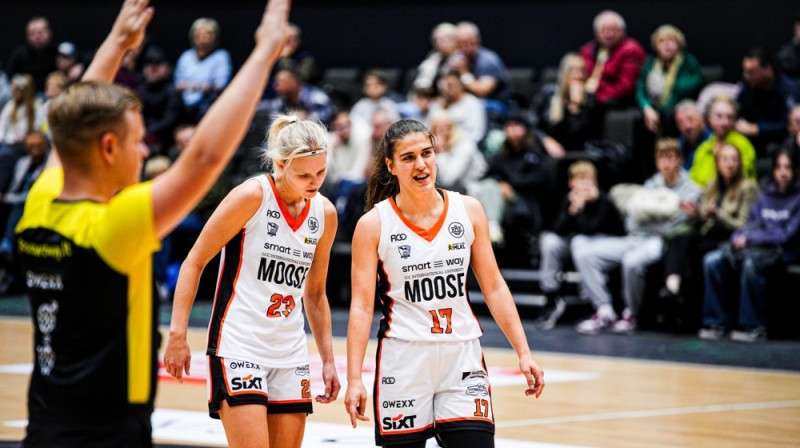 Līna Loceniece un Neda Pļatkute. Foto: Open Smart Way MLKL