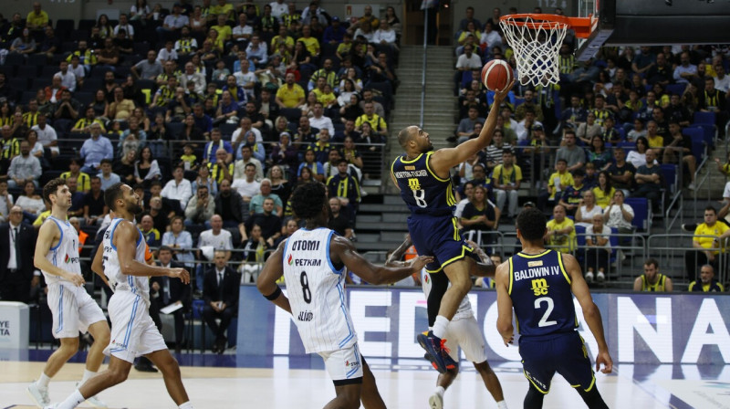 Teilens Hortons-Takers uzbrukumā Stambulas "Fenerbahçe" spēlē pret Izmiras "Petkim Spor". Foto: Fenerbahçe Beko