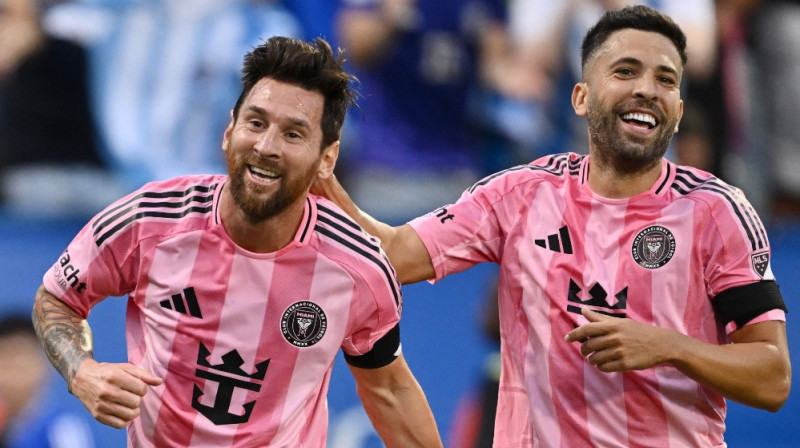 Lionels Mesi un Žordi Alba. Foto: Getty Images via AFP/Scanpix