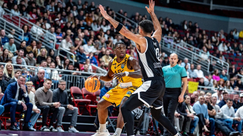 Mirklis no Rīgas VEF un Atēnu AEK spēles. Foto: FIBA